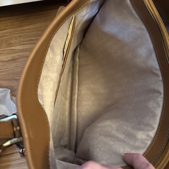 Michael Kors Fuchsia Nylon Tote Crossover - Picture 10 of 16